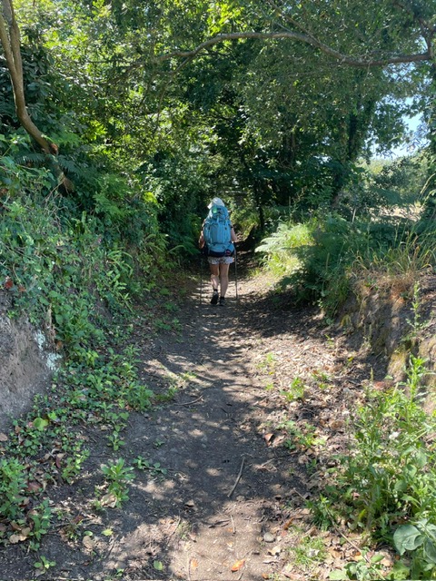 sac à dos sur une green lane